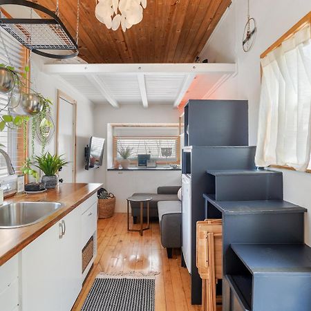 Hgtv Featured Tiny Home W Hot Tub Near East 6Th St Austin Zewnętrze zdjęcie