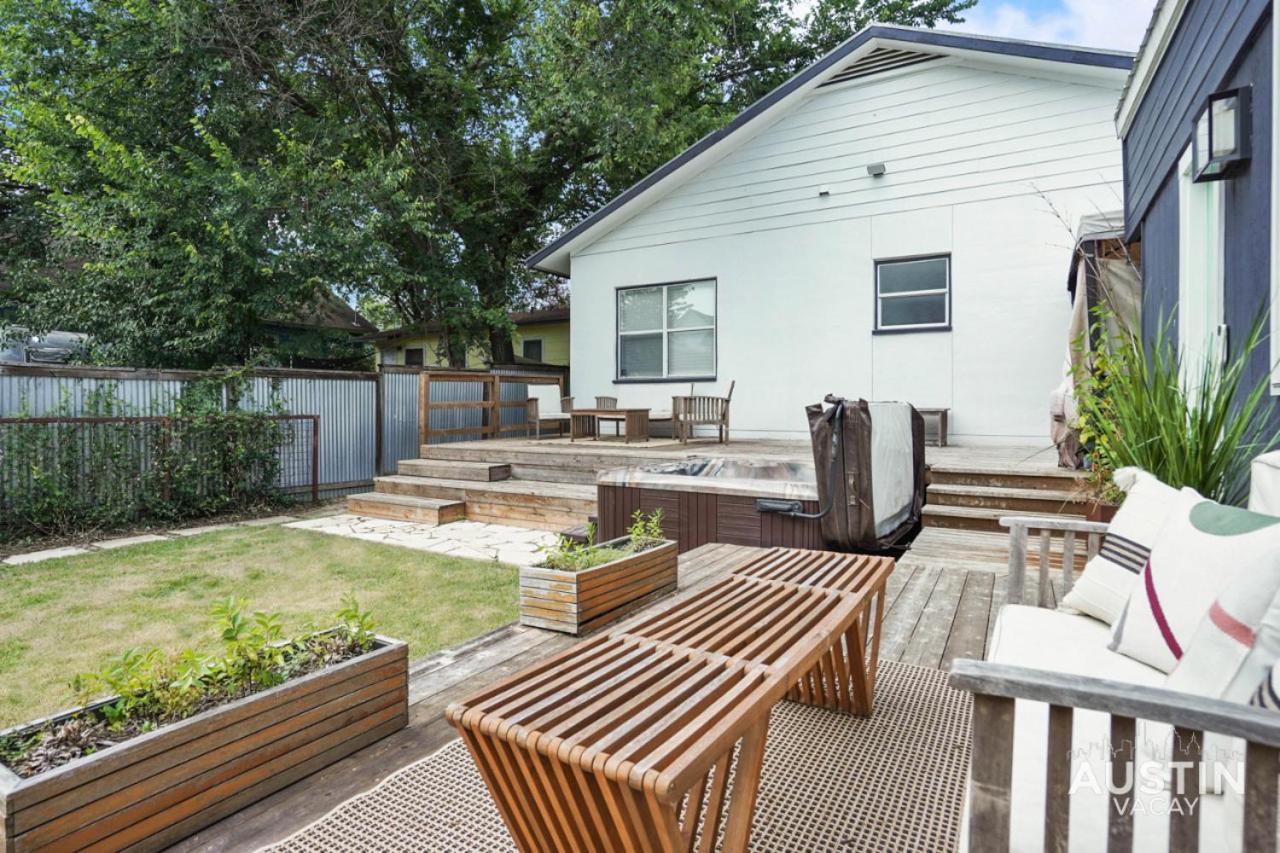 Hgtv Featured Tiny Home W Hot Tub Near East 6Th St Austin Zewnętrze zdjęcie