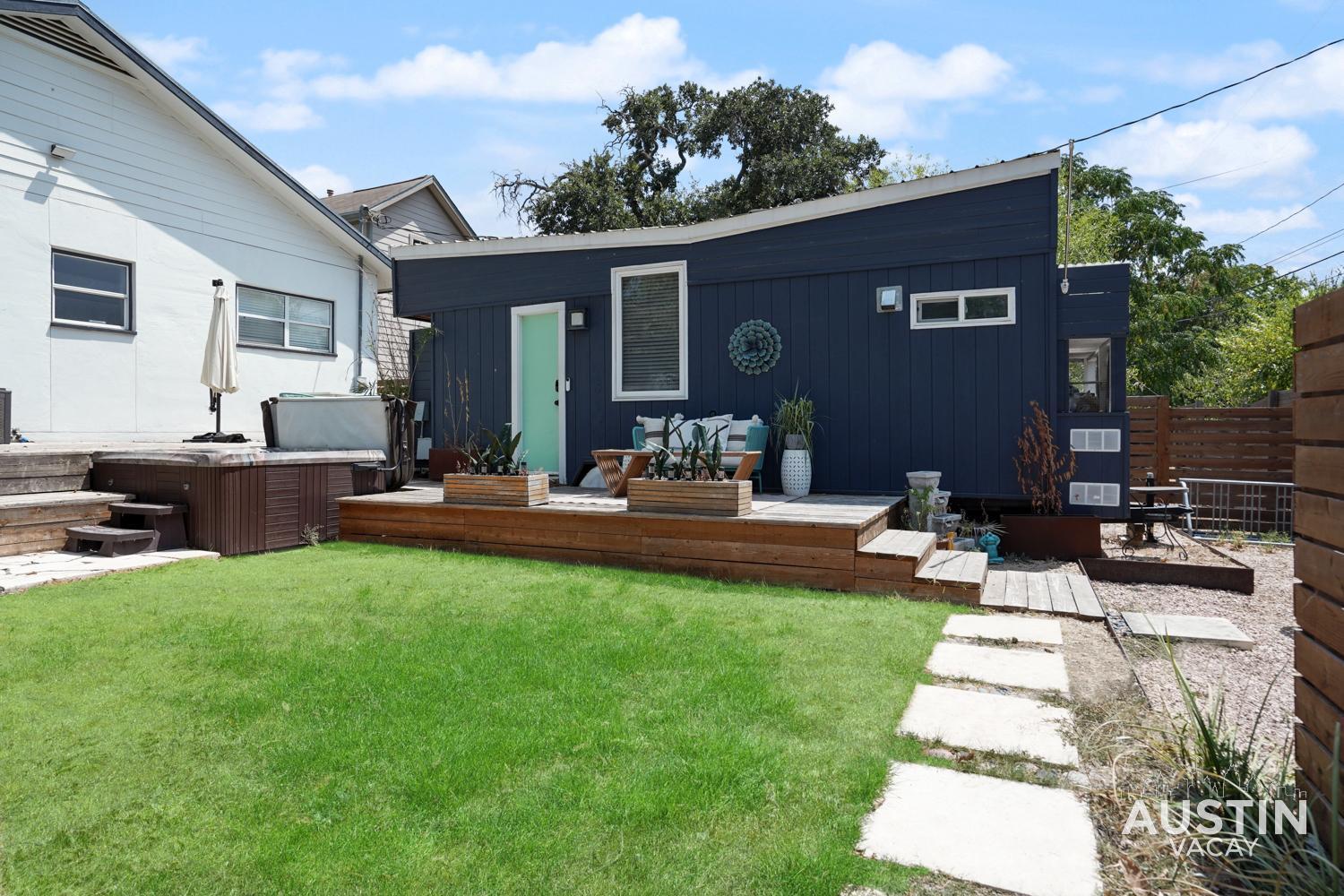 Hgtv Featured Tiny Home W Hot Tub Near East 6Th St Austin Zewnętrze zdjęcie