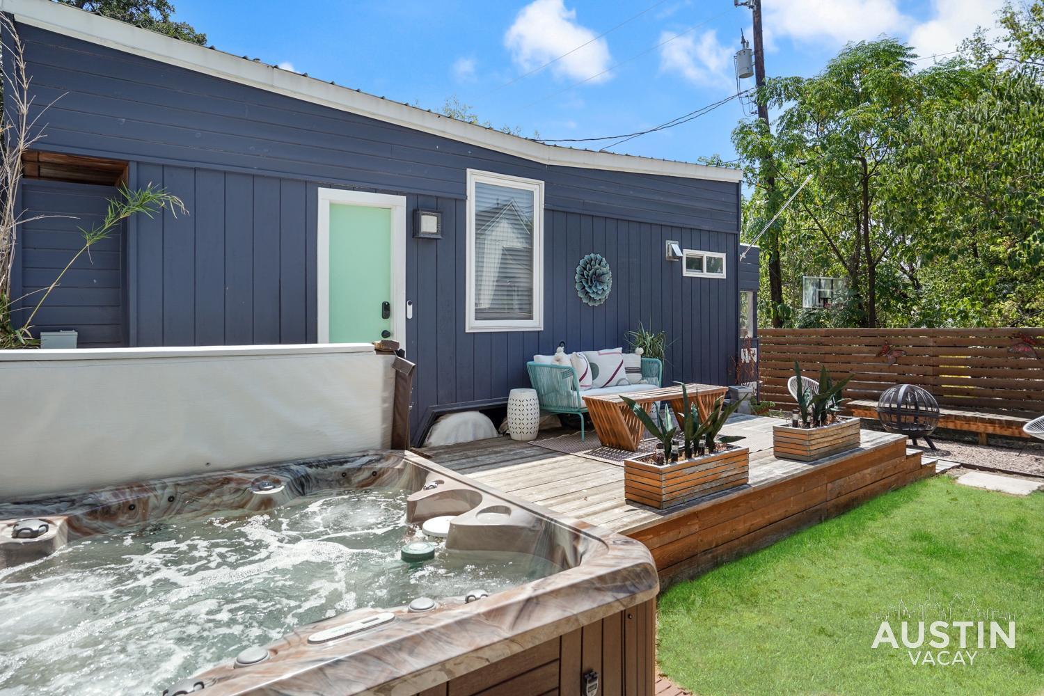 Hgtv Featured Tiny Home W Hot Tub Near East 6Th St Austin Zewnętrze zdjęcie